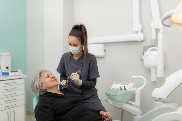 Best Dentist for Tooth Abscess  in Highwood, IL
